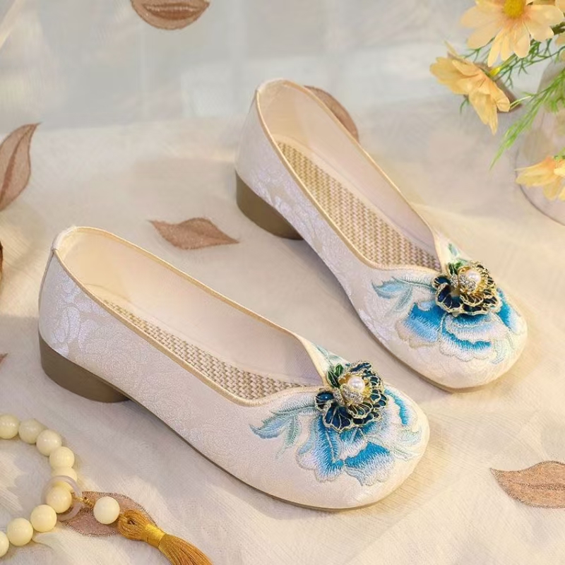 Kadın Düşük Topuk İşlemeli Kum - Embroidery Cloth incelemesi ve fiyatı